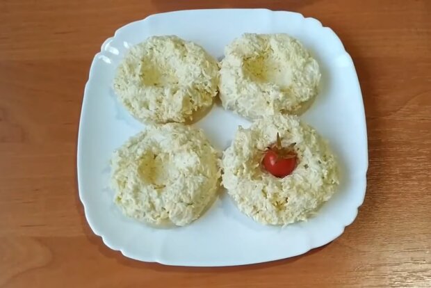 Сирна закуска на кільцях ананаса, фото: Знай.ua