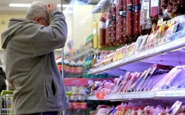 Катимся в пропасть: повышение зарплат не спасет украинцев