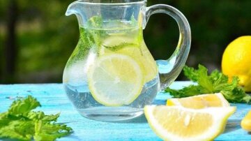 Вода з лимоном, кадр з відео