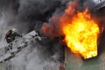 Пожежа у київській багатоповерхівці: десятки рятувальників борються з пекельним вогнем, в мережі з'явилися перші кадри