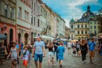 "Розженіть цих трутнів!": львів'яни зірвалися через "армію" Садового