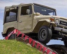 Ретромобиль Land Cruiser получил мощную "начинку"
