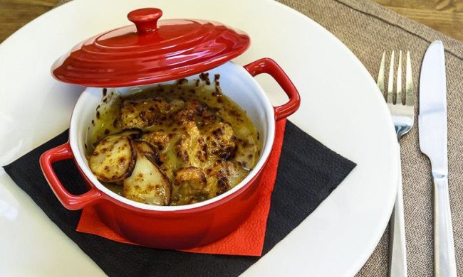 Рецепт для любителів пробувати щось новеньке: рис із м'ясом у горщику по‑перуански