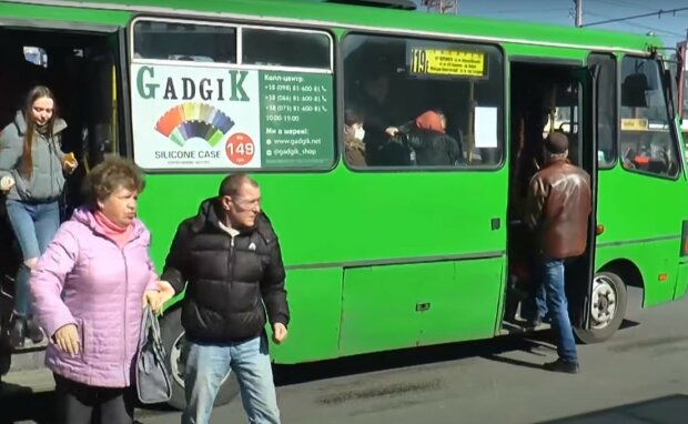 Общественный транспорт, скриншот из видео