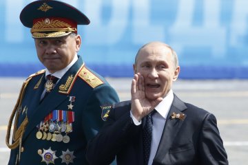 Путін, Гіркін і Шойгу виносять вирок Януковичу: мережу підірвав дивний знімок "агентів Кремля"