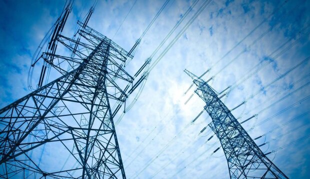 Українців закликають заощаджувати електроенергію: на ТЕЦ трапилася аварія