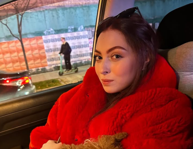 Червона сукня й шок: донька Олі Полякової відповіла на чутки про вагітність
