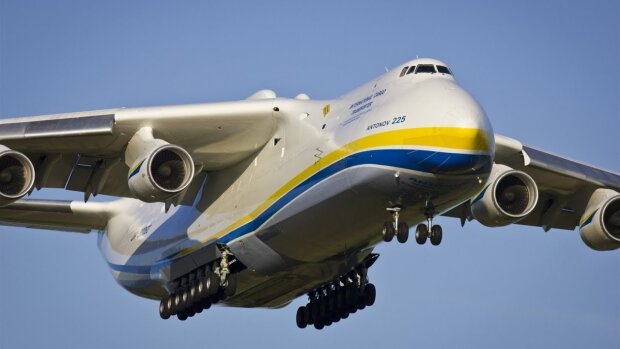 Самолет АН-225 "Мрия"