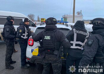 Задержание полицейских с фейковым драгером. Фото: Национальная полиция