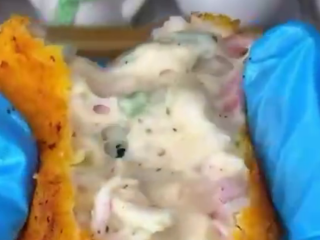 Шарики с крабовыми палочками, кадр из видео