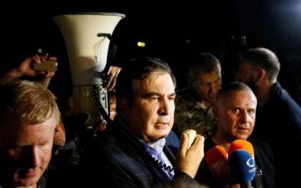 На офис Саакашвили налетели вооруженные люди