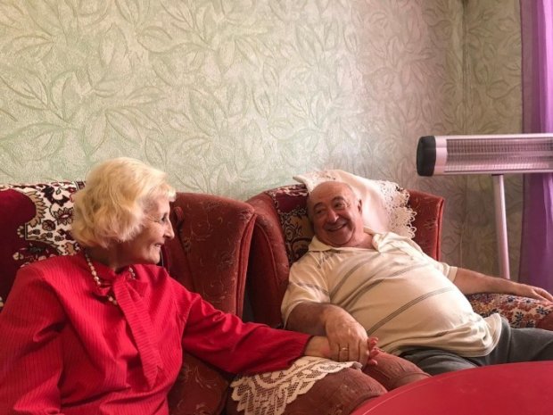 Родители Зеленского украинцам открыли дверь в свой дом: как жил слуга народа