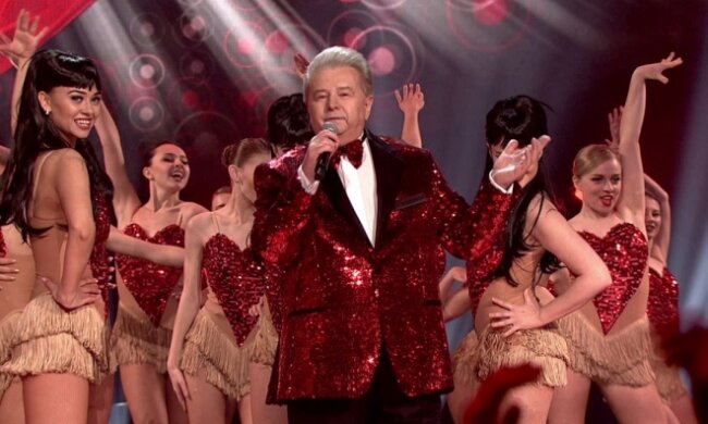 Напівголі студентки вже не допомагають: Поплавський готовий платити