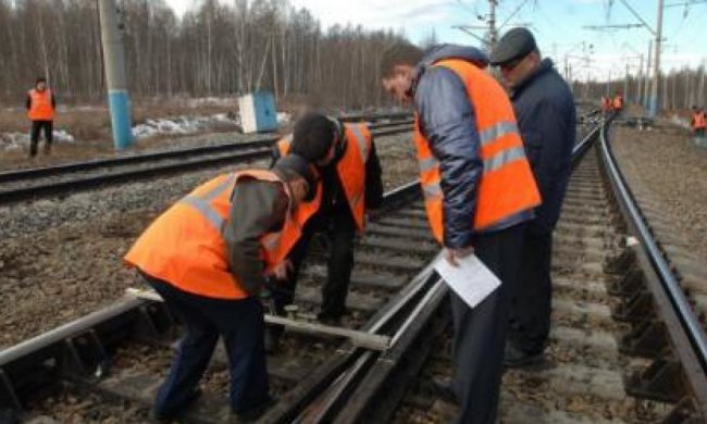 На Закарпатті потяг насмерть збив невідомого чоловіка