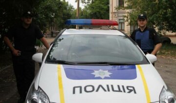 Столичні поліцейські допомогли жінці поховати собаку