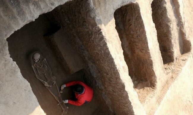 Поховання, яким 2000 років розкопали в Китаї