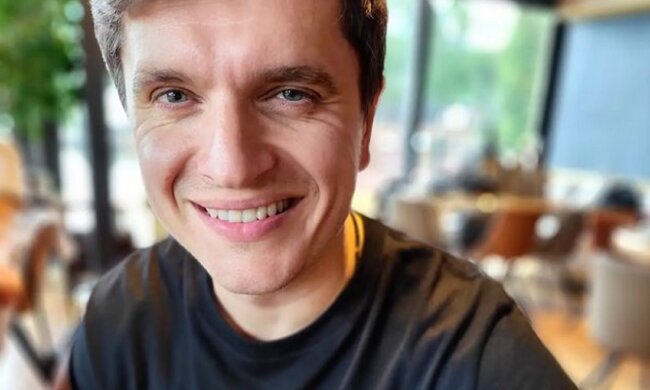 Анатолій Анатоліч одягнув "форму" і показав те, чому позаздрили жінки: "Сховай, мені незручно"