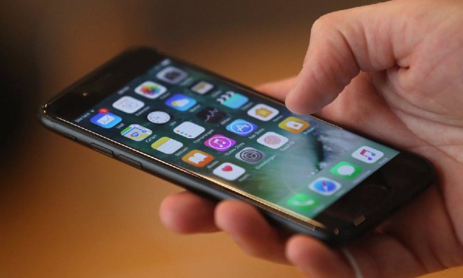 Директор Huawei оказался поклонником Apple: обыск главы компании шокировал сотрудников