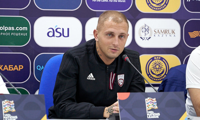 Футболіст залився реготом через казахського перекладача: відео