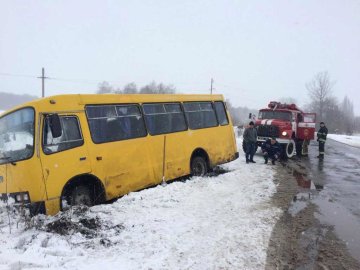 автобус в кювете