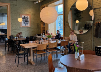 Українці, кафе, фото із соцмереж