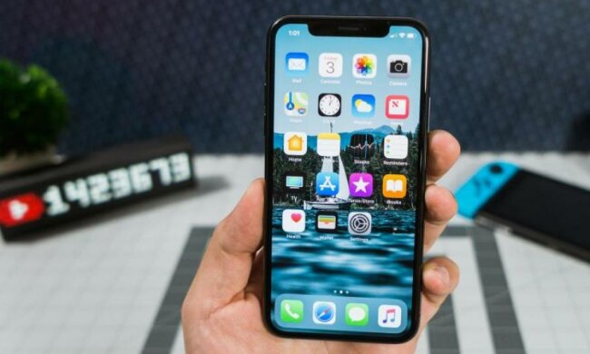 Apple не на жарт розлютила своїх фанатів