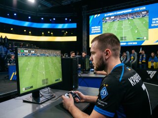 кіберспорт кіберфутбол EA Sports FC геймер