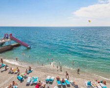 "Нас би вилизали": тупі росіяни влаштували гучний скандал в окупованій Ялті