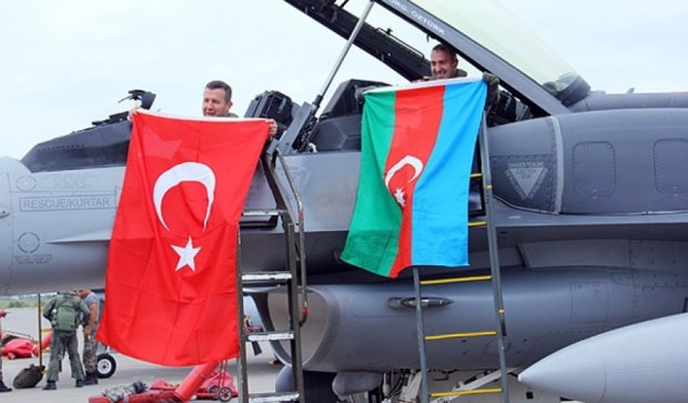 Турции и Азербайджана начали совместные военные учения (фото)