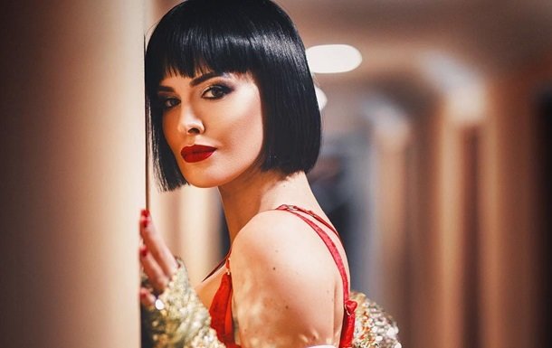 Астаф'єва з Поляковою знялися в розпусній "полуничці": багато стогонів і поцілунків