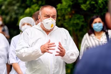 Хворого на коронавірус львівського лікаря атакував діабет, мучився 25 днів: "Не кажіть доньці"