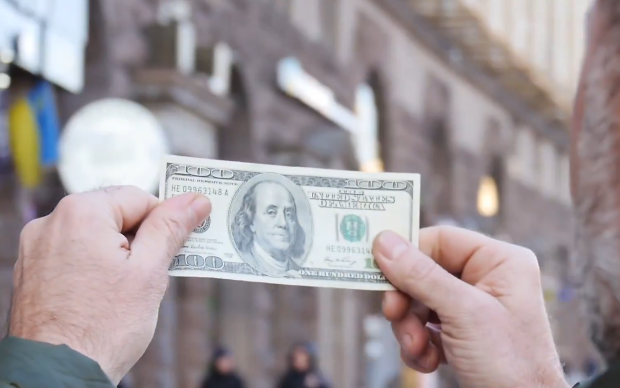 Долар піде на рекорд: економіст попередив про різку зміну курсу