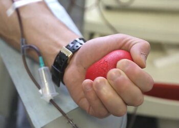 Донорство крові, кадр з відео