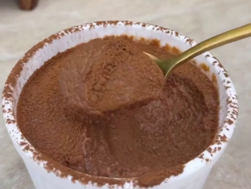 Шоколадний десерт із хурми, кадр з відео