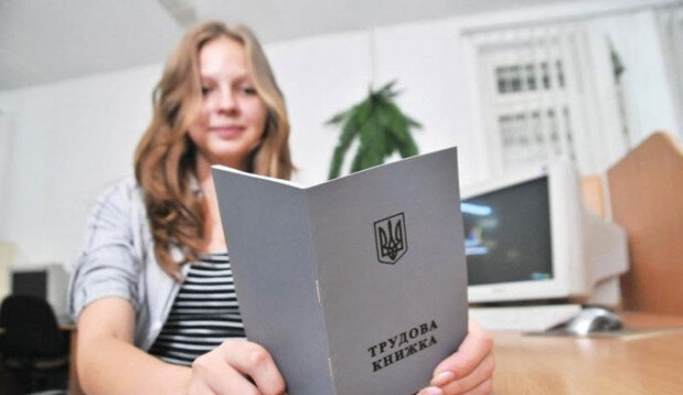 Первый заработок может стать разочарованием: что нужно знать несовершеннолетним, устраивающимся на работу