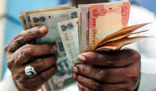 Поліція добу розшукувала гроші по всьому будинку в Індії
