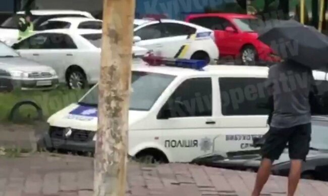 Хвиля мінувань у Києві досягла житлового будинку – перелякані люди рятувалися, в чому стояли