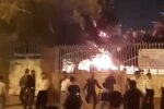 Розгнівані мешканці підпалили лікарню через заражених коронавірусом, жорстокість жахає