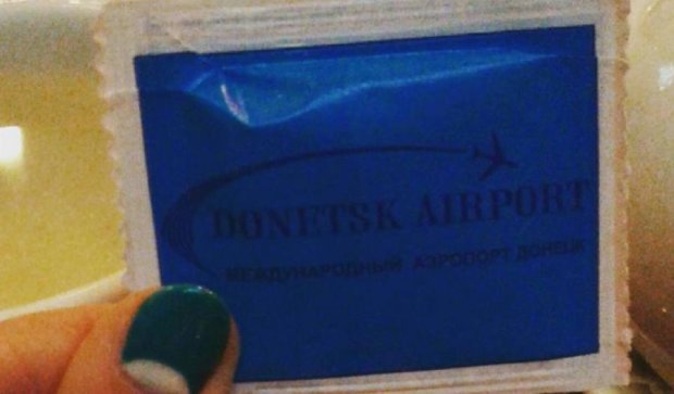 У кафе "ДНР" подають цукор з Донецького аеропорту (фото)