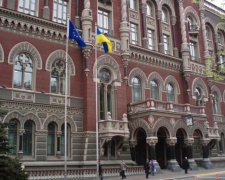 Курс валют на 1 червня: долар і євро розійшлися хто куди