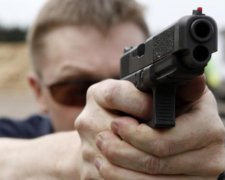 На вулиці Львова чоловік стріляв з пневматики