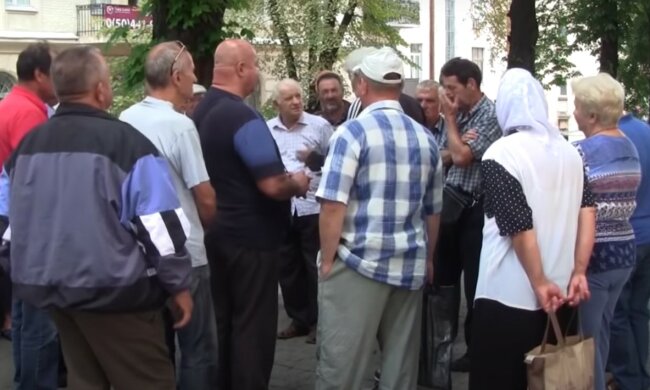 пенсионеры, скриншот из видео