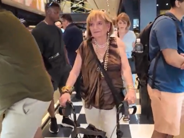 Энн Анжелетти, кадр с видео