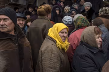 "Что за бардак?!": пенсионеры "взяли штурмом" избирательный участок, видео