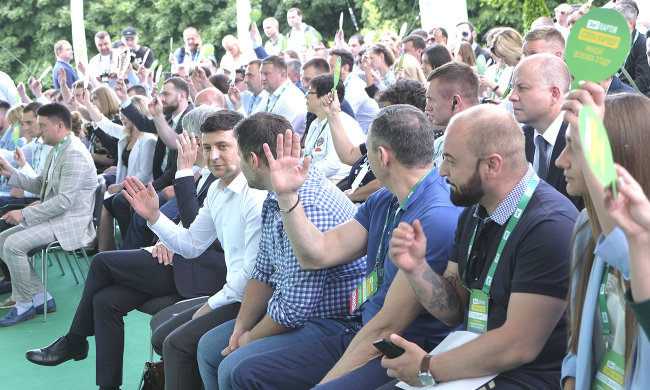 В партии Зеленского "Слуга народа" отыскали ярого противника Майдана: кто он и что известно
