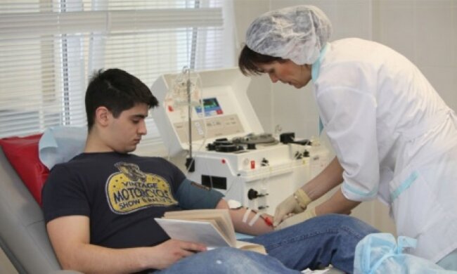 Одеські прикордонники за раз здали 20 літрів крові для дитини (відео)