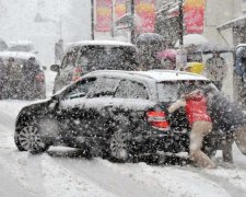 Непогода в Украине: почти две сотни городов и сел остались без электричества