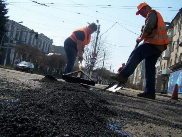 На вихідних центр Києва стане в пробках через ремонт доріг
