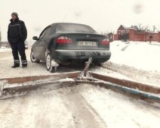 Мешканці Миколаєва самостійно взялися за прибирання снігу (фото)