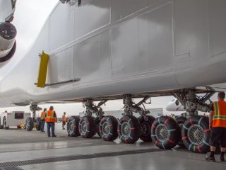 Stratolaunch Model 351